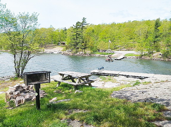 Dewolf Point State Park