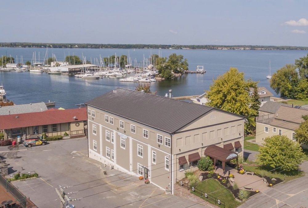 Harbor House Inn