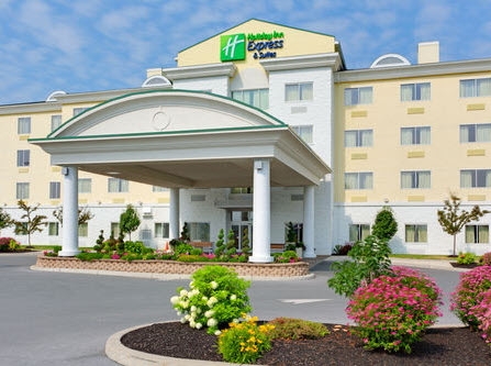 Holiday Inn Express Hotel & Suites Watertown