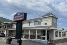 Howard Johnson’s Hotel by WIndham