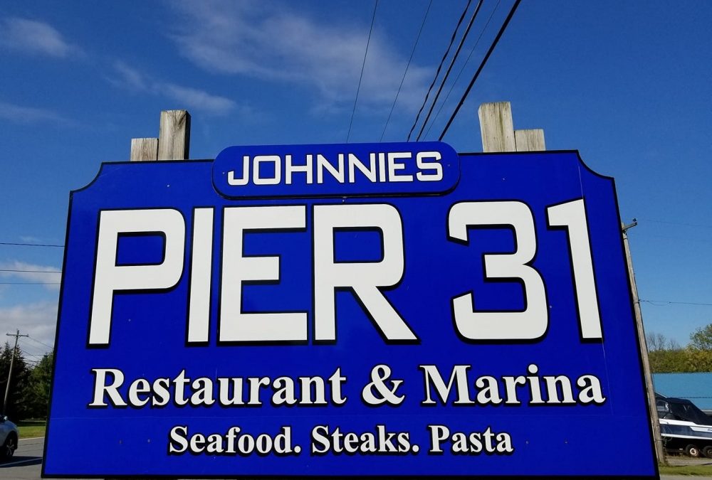 Johnnie’s Pier 31 Restaurant & Marina