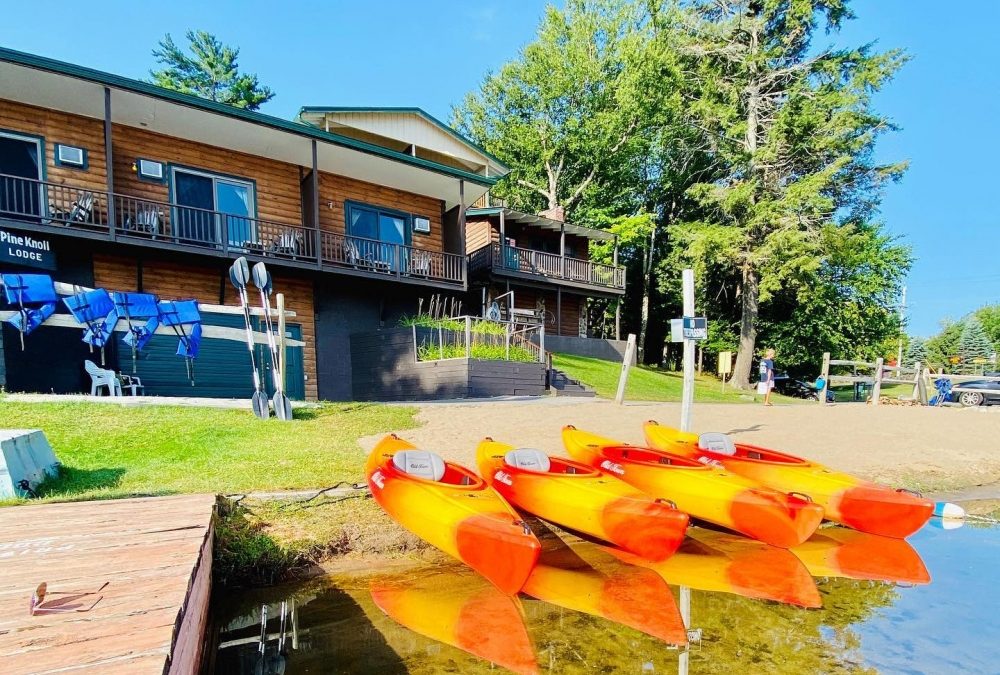 Pine Knoll Lodge & Cabins Inc
