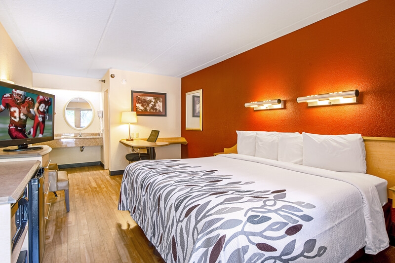 Red Roof Inn Utica