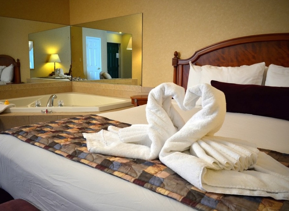 Skaneateles Suites & Boutique Hotel
