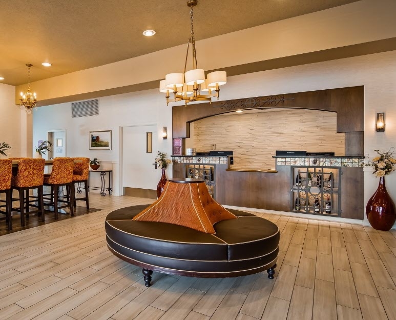 BEST WESTERN PLUS Vineyard Inn & Suites